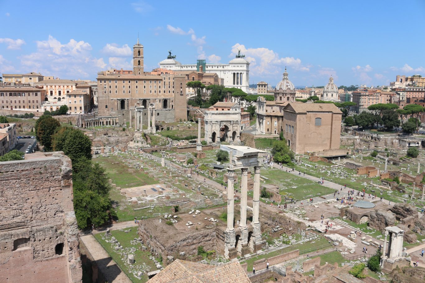 Aussicht auf das Forum Romanum in Rom Ruinen von oben im Forum Romanum