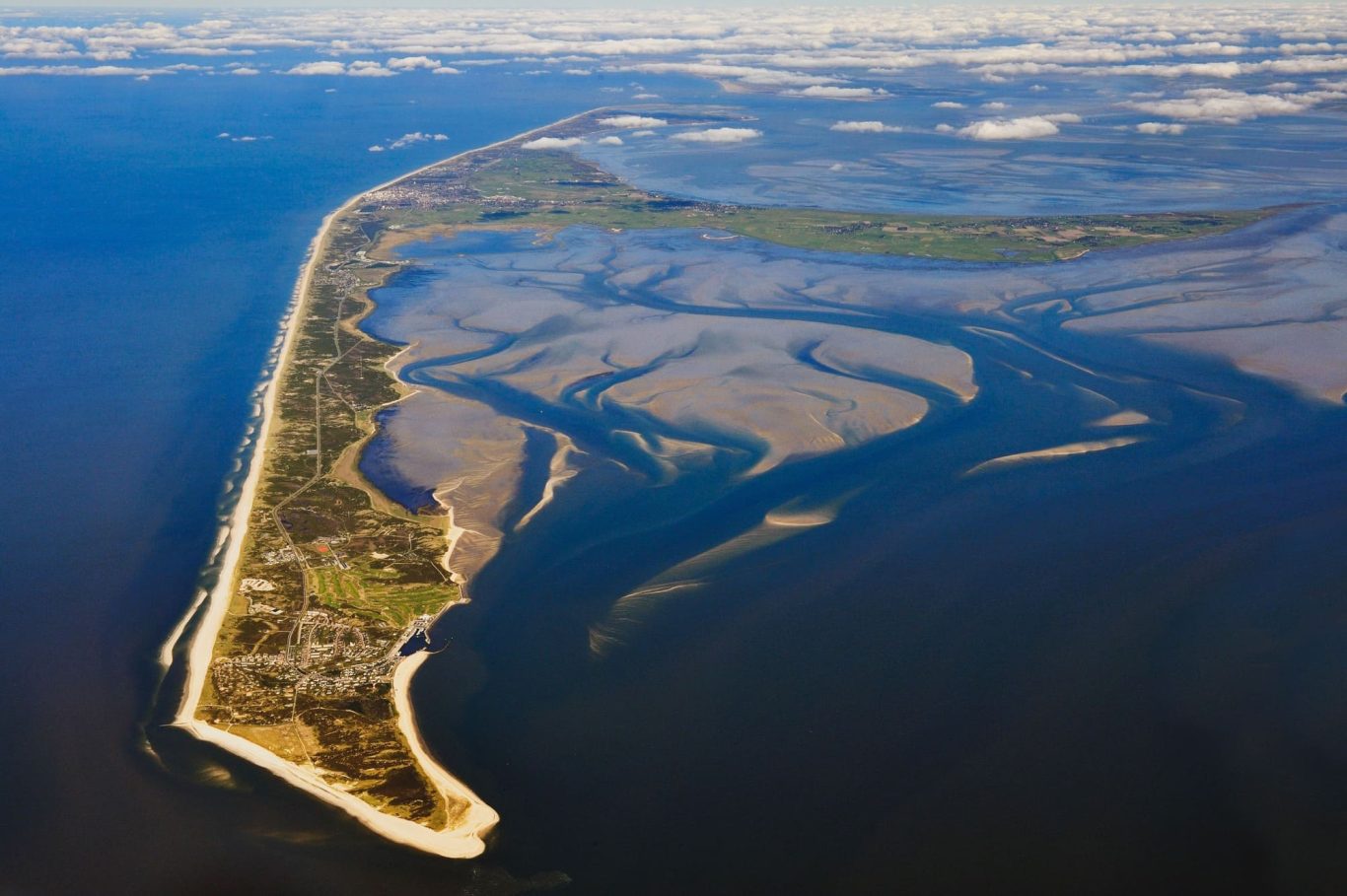 Insel Sylt aus der Möwenperspektive Blick von oben auf die Insel Sylt