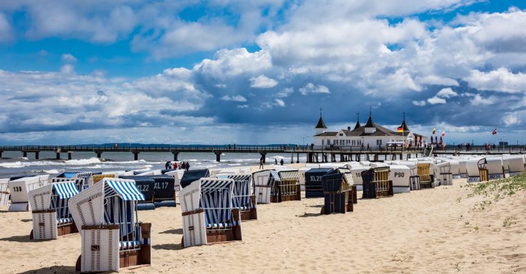 Strandkörbe und Seebrücke Ahlbeck auf Usedom