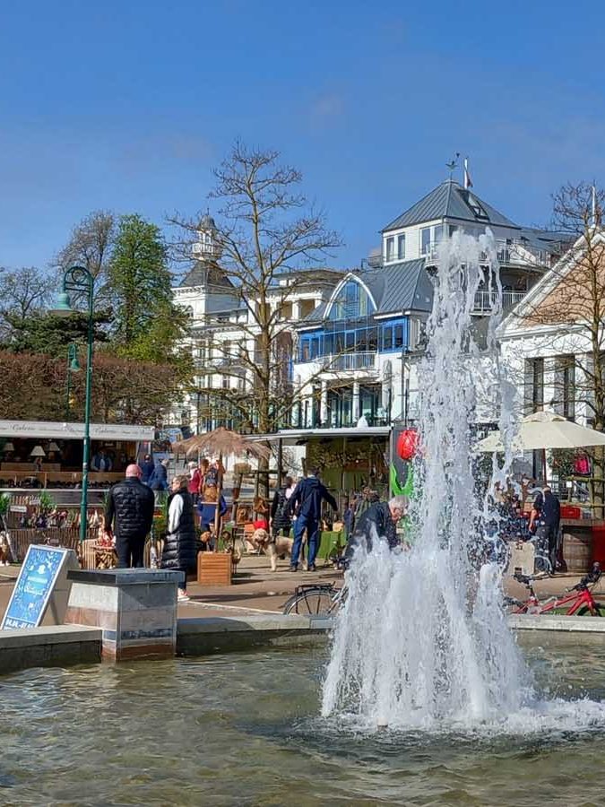 Stände und Springbrunnen im Kurpark Heringsdorf