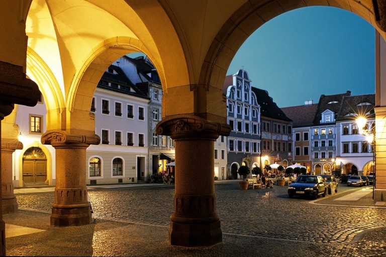 Arkadengang am Görlitzer Untermarkt am Abend