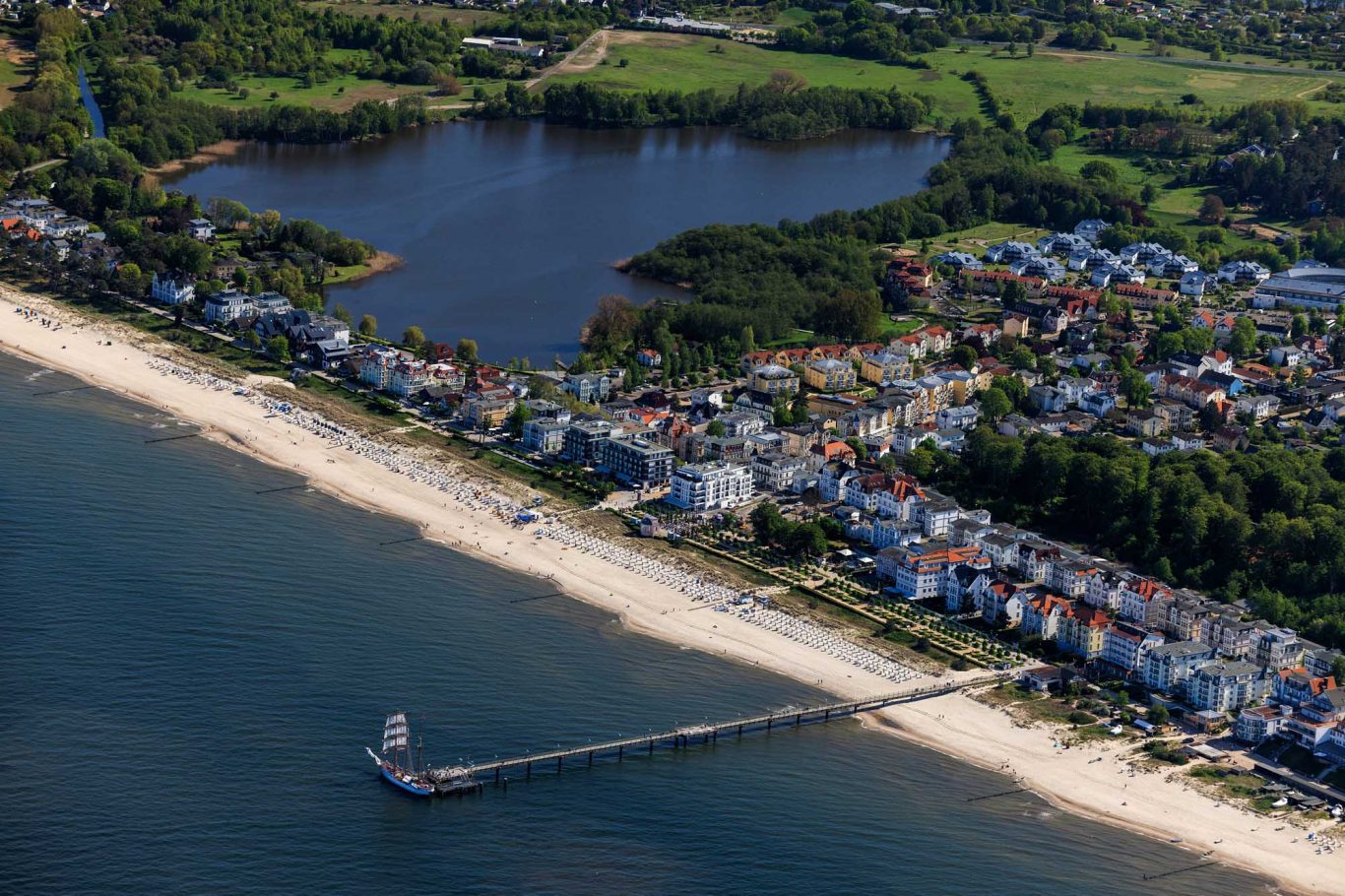 Bansin - Panorama mit Seebrücke und Schloonsee Luftbild mit Blick auf Bansin