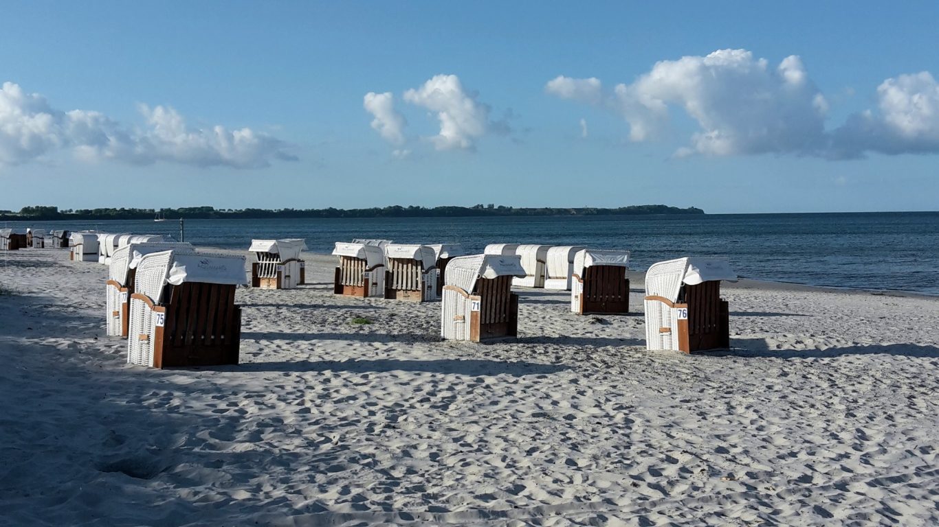 Rügen - Strand in Juliusruh Strandkörbe am Strand von juliusruh auf Rügen