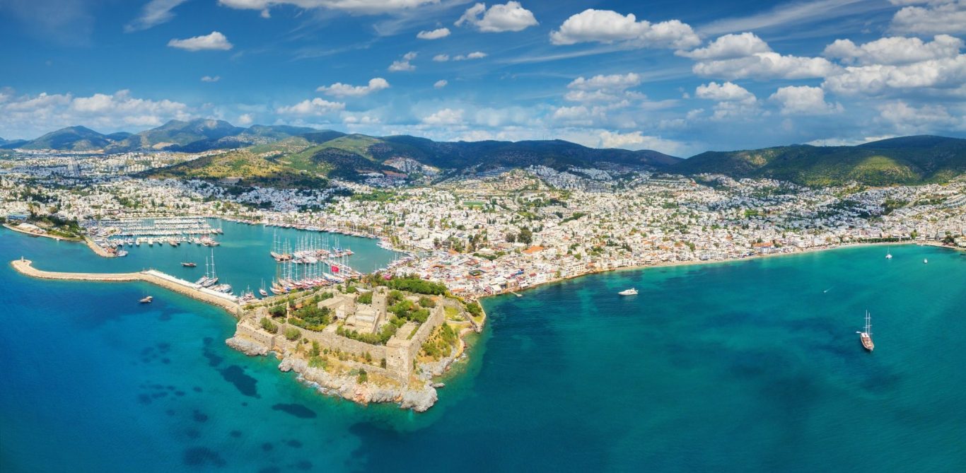 Blick auf Bodrum, den Hafen und das Kastell von oben