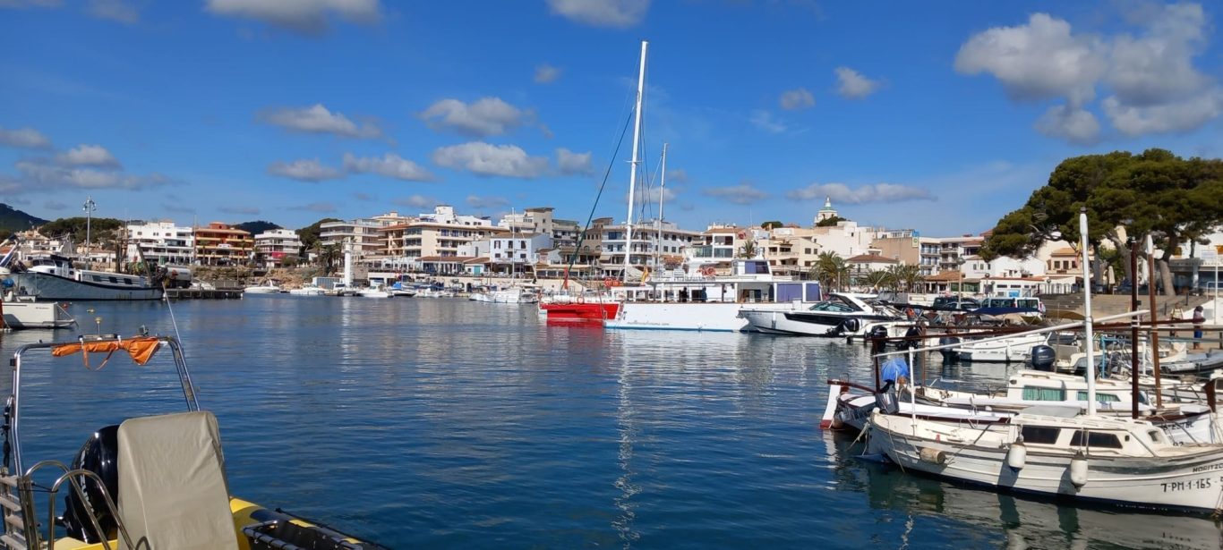 Hafen mit Booten in Cala Rajada Boote im Port von Cala Rajada